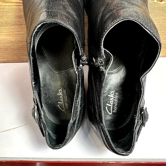 Clarks Bendables Heeled Ankle Booties Sz 10M Leather Career Comfort Shoes Dressy - Picture 7 of 11